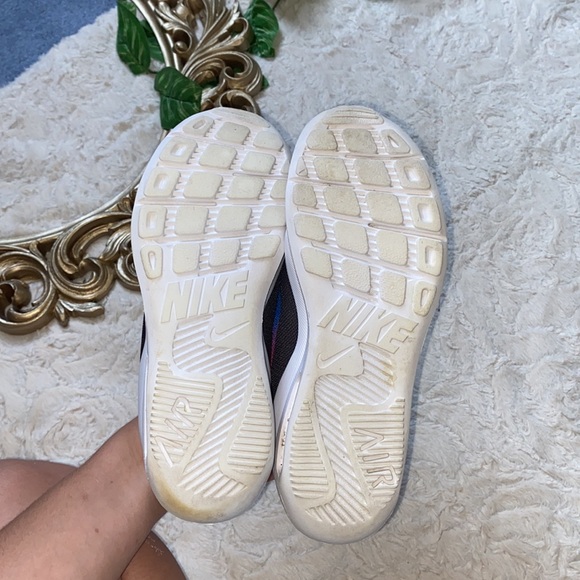 Gray Nike Air Sneakers - Picture 6 of 7